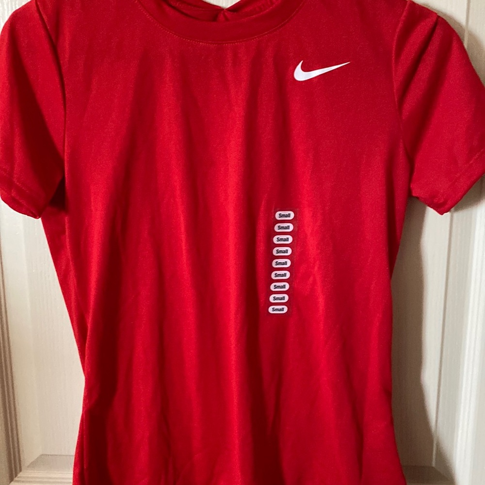 Nike red T-shirt, with dri-fit technology size small